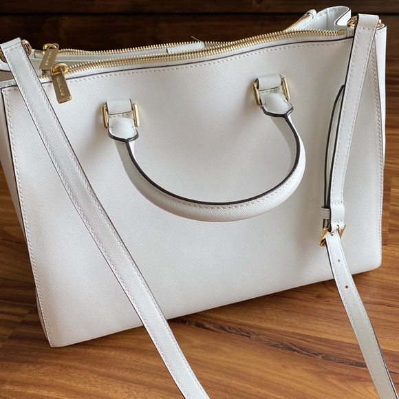 Michael Kors Handbag Practically Brand New! - Picture 5 of 7